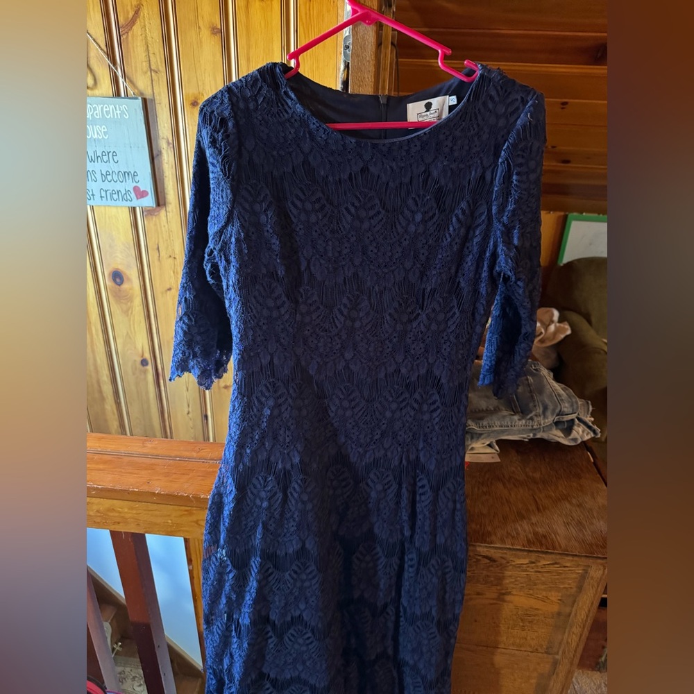 Dainty Jewell’s night in Paris navy lace dress size small Spring